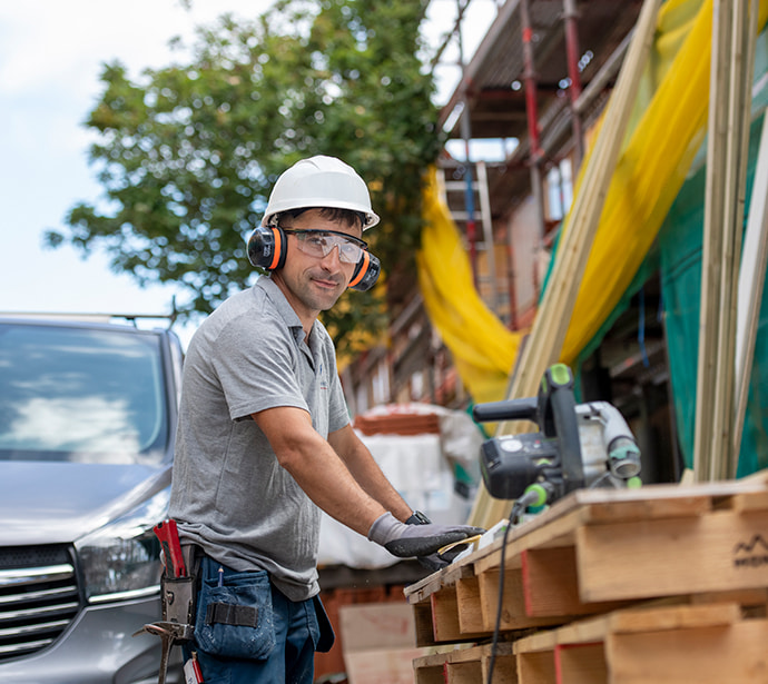 HollandZorg specialises in Dutch health insurance for international workers like builders